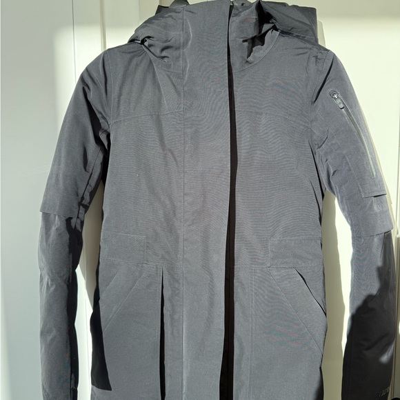 Lululemon Winter Warrior Parka - Picture 2 of 6